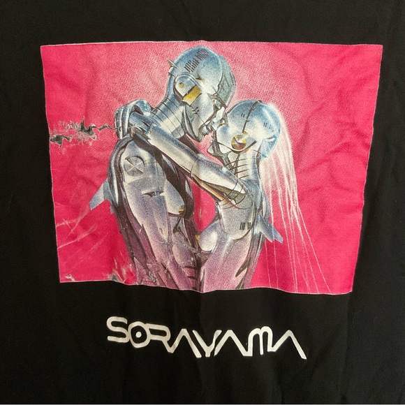 Forever 21 x Hajime Sorayama Limited Edition Robot Graphic Long Sleeve Tee - Picture 2 of 5